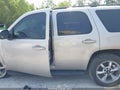 2007 GMC Yukon — photo 14 of 16 | VIN 1GKFC13077R158624