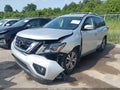 2018 Nissan Pathfinder — photo 2 of 16 | VIN 5N1DR2MN8JC619224