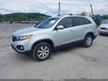 2013 Kia Sorento — photo 2 of 16 | VIN 5XYKTDA29DG335328