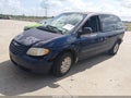 2006 Chrysler Town & Country — photo 2 of 15 | VIN 1A4GP45RX6B562844