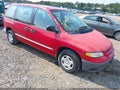 2000 Dodge Caravan — photo 1 of 12 | VIN 2B4FP25B2YR839741