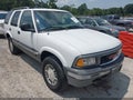 1996 GMC Jimmy — photo 6 of 11 | VIN 1GKDT13W5T2535983