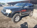 2005 Jeep Grand Cherokee — photo 2 of 12 | VIN 1J4HR58245C520715