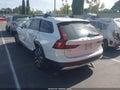 2022 Volvo V90 Cross Country — photo 3 of 15 | VIN YV4062NL2N1147920
