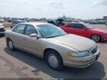 1998 Buick Regal — photo 1 of 17 | VIN 2G4WB52K9W1401054