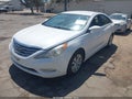 2011 Hyundai Sonata — photo 2 of 11 | VIN 5NPEC4AB8BH316109