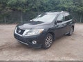 2016 Nissan Pathfinder — photo 2 of 16 | VIN 5N1AR2MM0GC611928