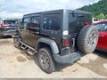 2017 Jeep Wrangler Unlimited — photo 3 of 19 | VIN 1C4BJWDG5HL561028