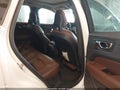 2018 Volvo XC60 — photo 8 of 16 | VIN LYV102RK0JB073863