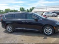 2017 Chrysler Pacifica — photo 13 of 21 | VIN 2C4RC1EG1HR743567