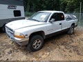 1998 Dodge Dakota — photo 2 of 10 | VIN 1B7GG22XXWS536421
