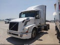 2017 Volvo VNL — photo 2 of 16 | VIN 4V4NC9EHXHN979061