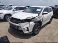 2018 Toyota Highlander — photo 2 of 17 | VIN 5TDZZRFH3JS261961
