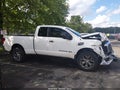 2017 Nissan Titan — photo 13 of 16 | VIN 1N6AA1C36HN573025