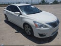 2015 Nissan Altima — photo 1 of 11 | VIN 1N4AL3AP1FN398152