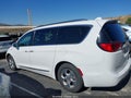2018 Chrysler Pacifica — photo 14 of 16 | VIN 2C4RC1N75JR358907