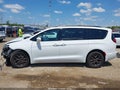 2018 Chrysler Pacifica — photo 15 of 17 | VIN 2C4RC1BG3JR158693
