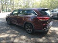 2019 Toyota Highlander — photo 3 of 16 | VIN 5TDBZRFH4KS960633