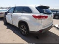2017 Toyota Highlander — photo 3 of 18 | VIN 5TDZZRFH3HS197351