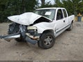 2002 Chevrolet Silverado 1500 — photo 2 of 16 | VIN 2GCEC19T321343750