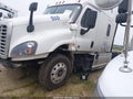 2019 Freightliner Cascadia 125 — photo 17 of 21 | VIN 3AKJGLDR3KSKV6139