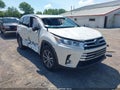 2018 Toyota Highlander — photo 1 of 17 | VIN 5TDJZRFH0JS556707