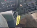 1998 GMC Sierra 1500 — photo 11 of 16 | VIN 2GTEC19R2W1530861