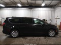 2017 Chrysler Pacifica — photo 13 of 17 | VIN 2C4RC1DG4HR645022
