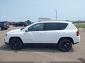 2017 Jeep Compass — photo 14 of 16 | VIN 1C4NJDEB0HD104738