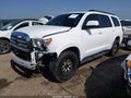 2013 Toyota Sequoia — photo 2 of 16 | VIN 5TDZY5G16DS048455
