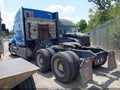2019 Kenworth T680 — photo 3 of 15 | VIN 1XKYDP9X6KJ242826