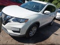 2017 Nissan Rogue — photo 2 of 16 | VIN KNMAT2MV7HP601843