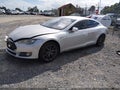 2015 Tesla Model S — photo 2 of 18 | VIN 5YJSA1S12FFP72589