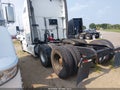 2019 Kenworth T680 — photo 3 of 20 | VIN 1XKYDP9X4KJ250570