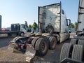 2015 Volvo VN — photo 4 of 16 | VIN 4V4NC9EH4FN914395