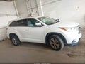 2015 Toyota Highlander — photo 13 of 16 | VIN 5TDBKRFH9FS204368