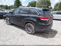 2017 Toyota Highlander — photo 3 of 17 | VIN 5TDJZRFH0HS458402