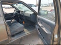 2001 Nissan Frontier — photo 5 of 12 | VIN 1N6ED27Y51C300616
