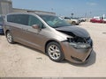 2018 Chrysler Pacifica — photo 1 of 16 | VIN 2C4RC1FG9JR103479