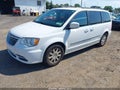 2016 Chrysler Town & Country — photo 2 of 16 | VIN 2C4RC1BGXGR222088