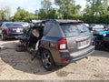 2016 Jeep Compass — photo 3 of 16 | VIN 1C4NJDEB7GD598918