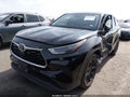 2022 Toyota Highlander — photo 2 of 16 | VIN 5TDCZRAH3NS552382