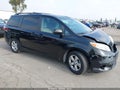 2016 Toyota Sienna — photo 1 of 16 | VIN 5TDKK3DC5GS750266