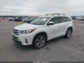 2017 Toyota Highlander — photo 2 of 17 | VIN 5TDDZRFH4HS427537