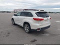 2017 Toyota Highlander — photo 3 of 17 | VIN 5TDDZRFH4HS427537