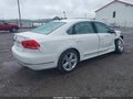 2015 Volkswagen Passat — photo 4 of 16 | VIN 1VWCV7A34FC010079