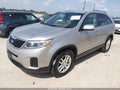 2015 Kia Sorento — photo 2 of 11 | VIN 5XYKTDA75FG659892