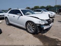 2019 Chrysler 300 — photo 1 of 17 | VIN 2C3CCAEG3KH585790