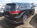2017 Toyota Highlander — photo 4 of 16 | VIN 5TDJZRFH0HS508943