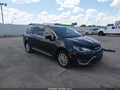 2019 Chrysler Pacifica — photo 1 of 17 | VIN 2C4RC1BG3KR625404
